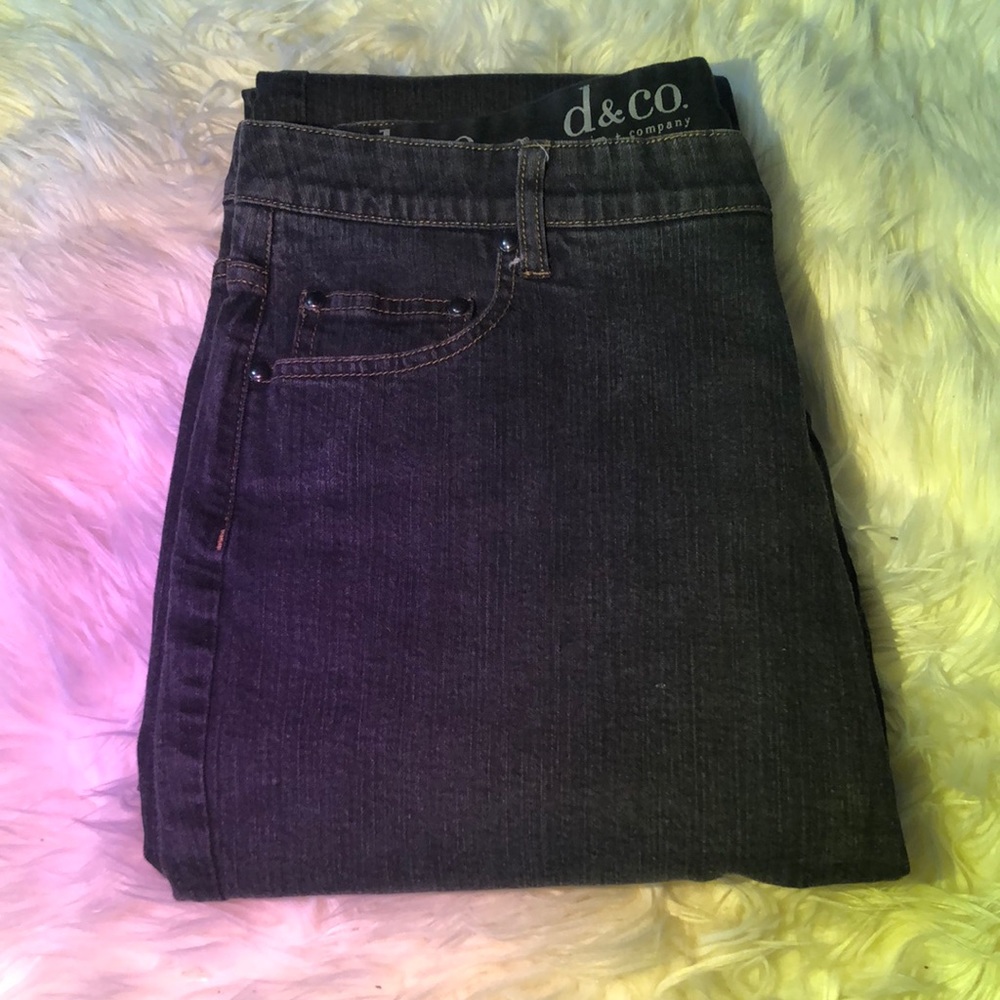 black denim not ripped jeans size 16, the brand is d&co